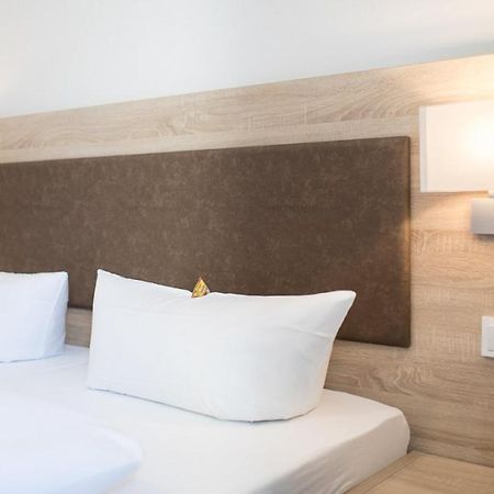 Hotel Pelikan Бойрон Екстериор снимка